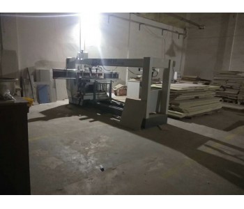 全自動數(shù)控鉆孔機